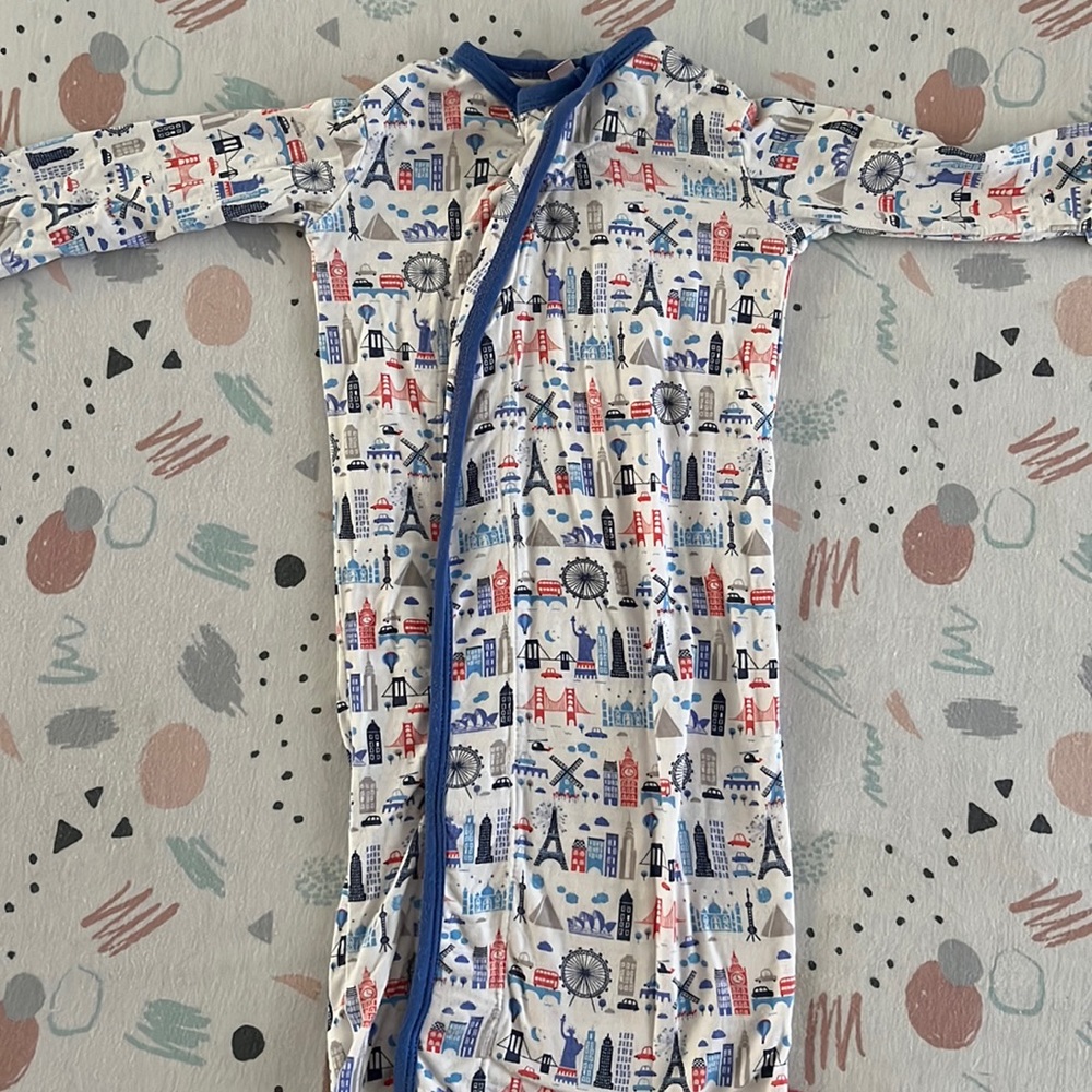 Magnetic Me Newborn Gown